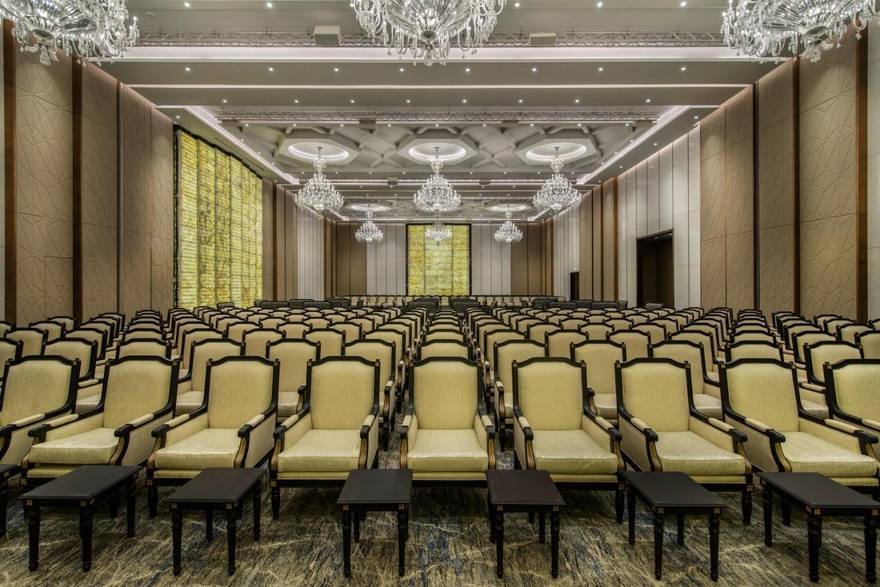Movenpick Hotel And Residences Riaad Buitenkant foto The Grand Ballroom