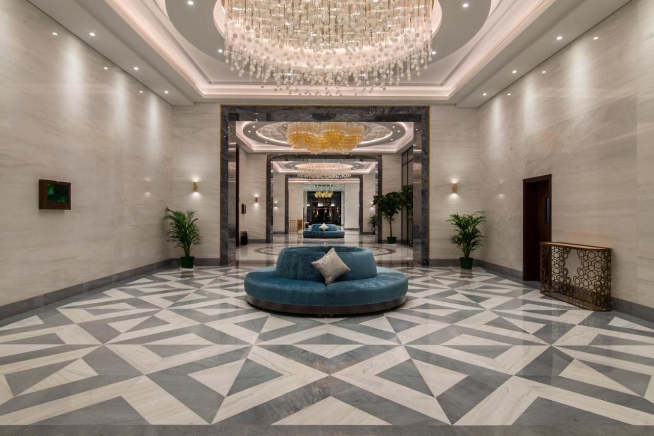 Movenpick Hotel And Residences Riaad Buitenkant foto Lobby