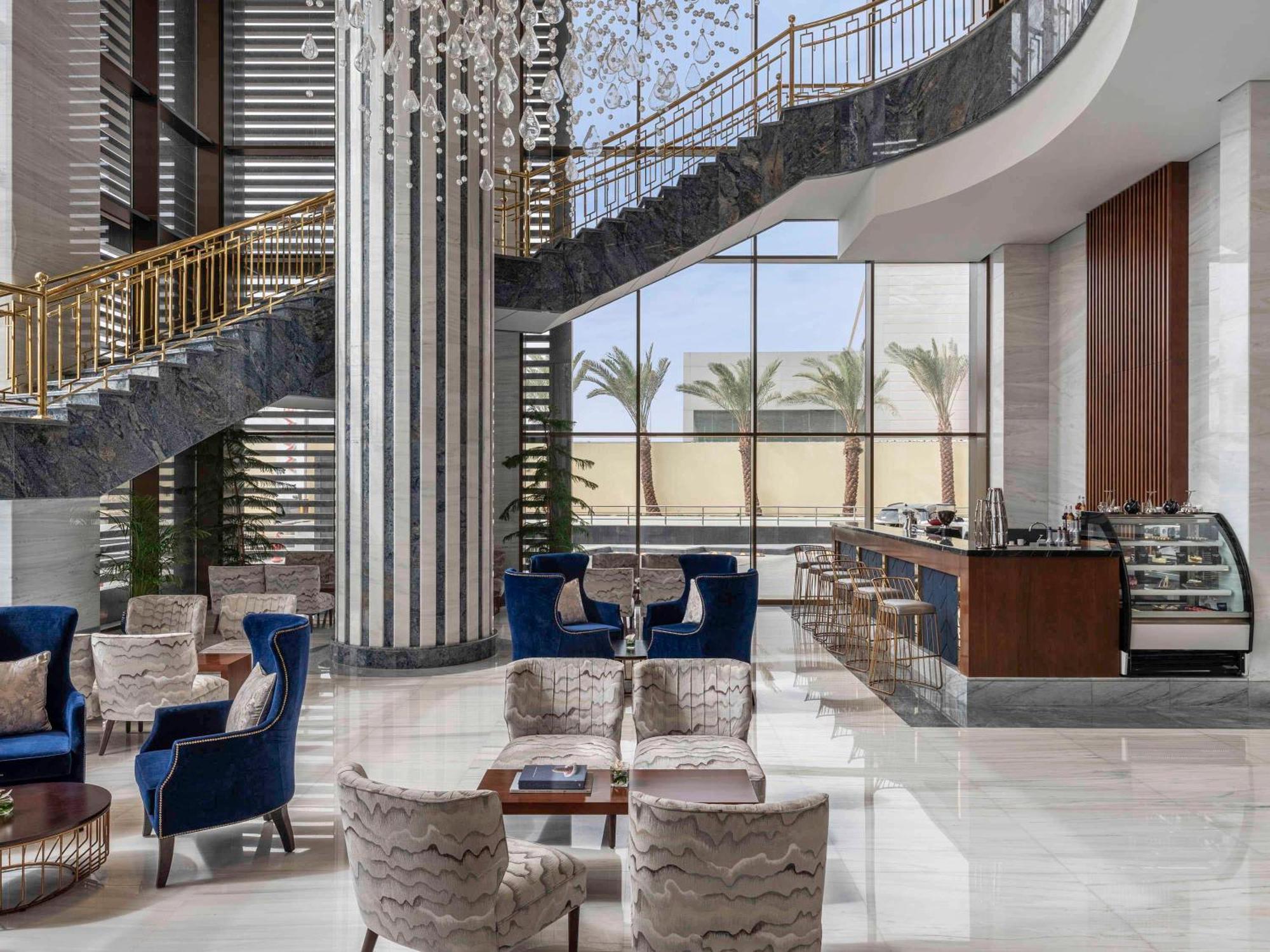 Movenpick Hotel And Residences Riaad Buitenkant foto The lobby of the hotel