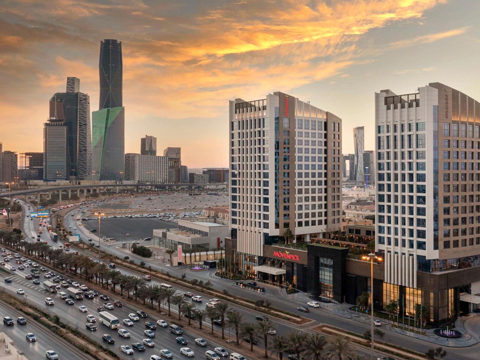 Movenpick Hotel And Residences Riaad Buitenkant foto The Ritz-Carlton, Riyadh